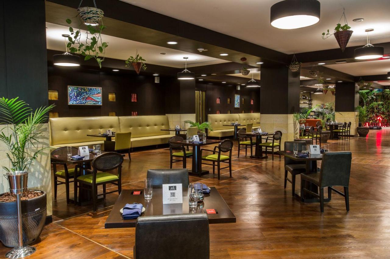 利雅得皇冠假日酒店 - Rdc酒店与会议中心 利雅德 外观 照片 The interior of the restaurant
