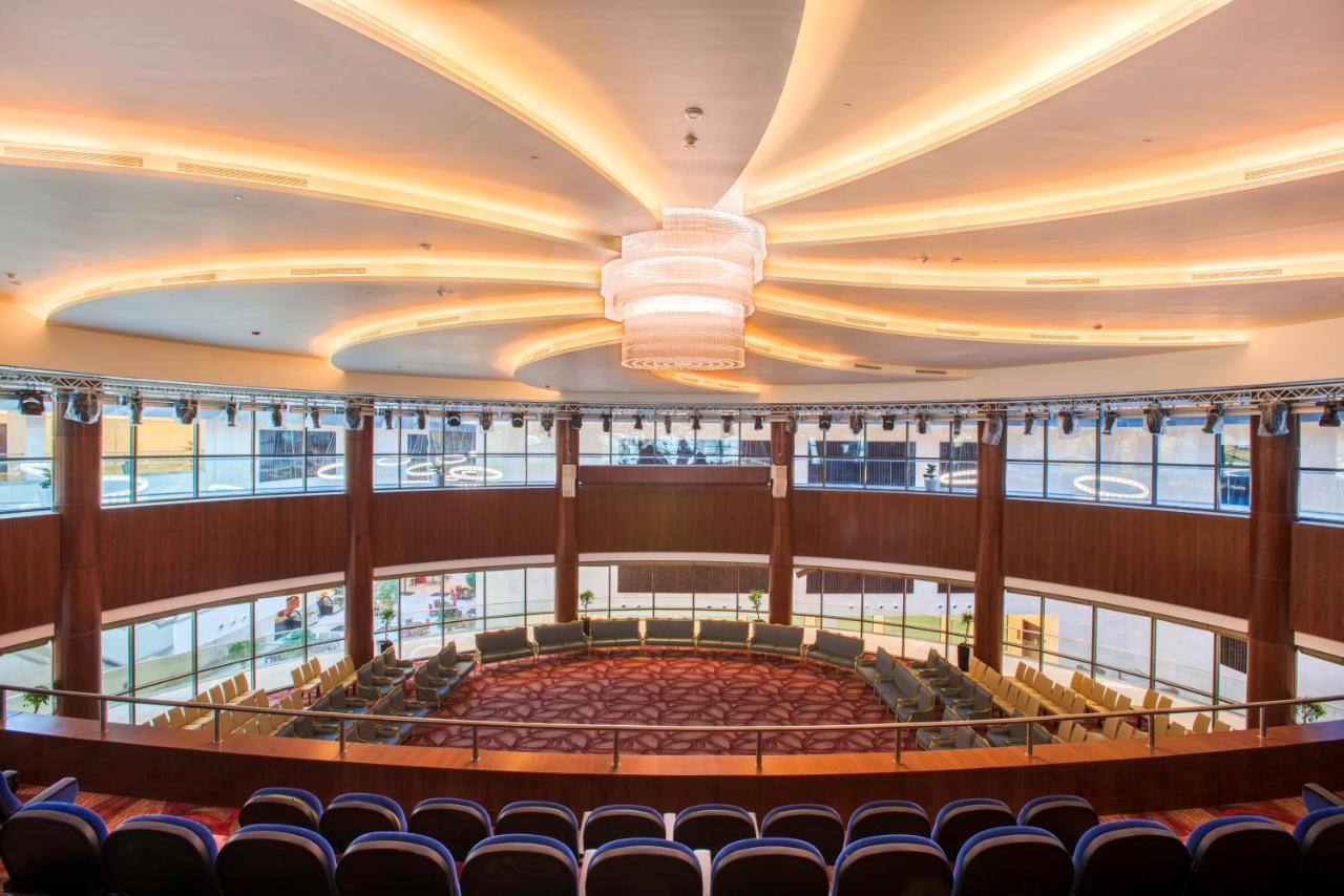利雅得皇冠假日酒店 - Rdc酒店与会议中心 利雅德 外观 照片 The main auditorium