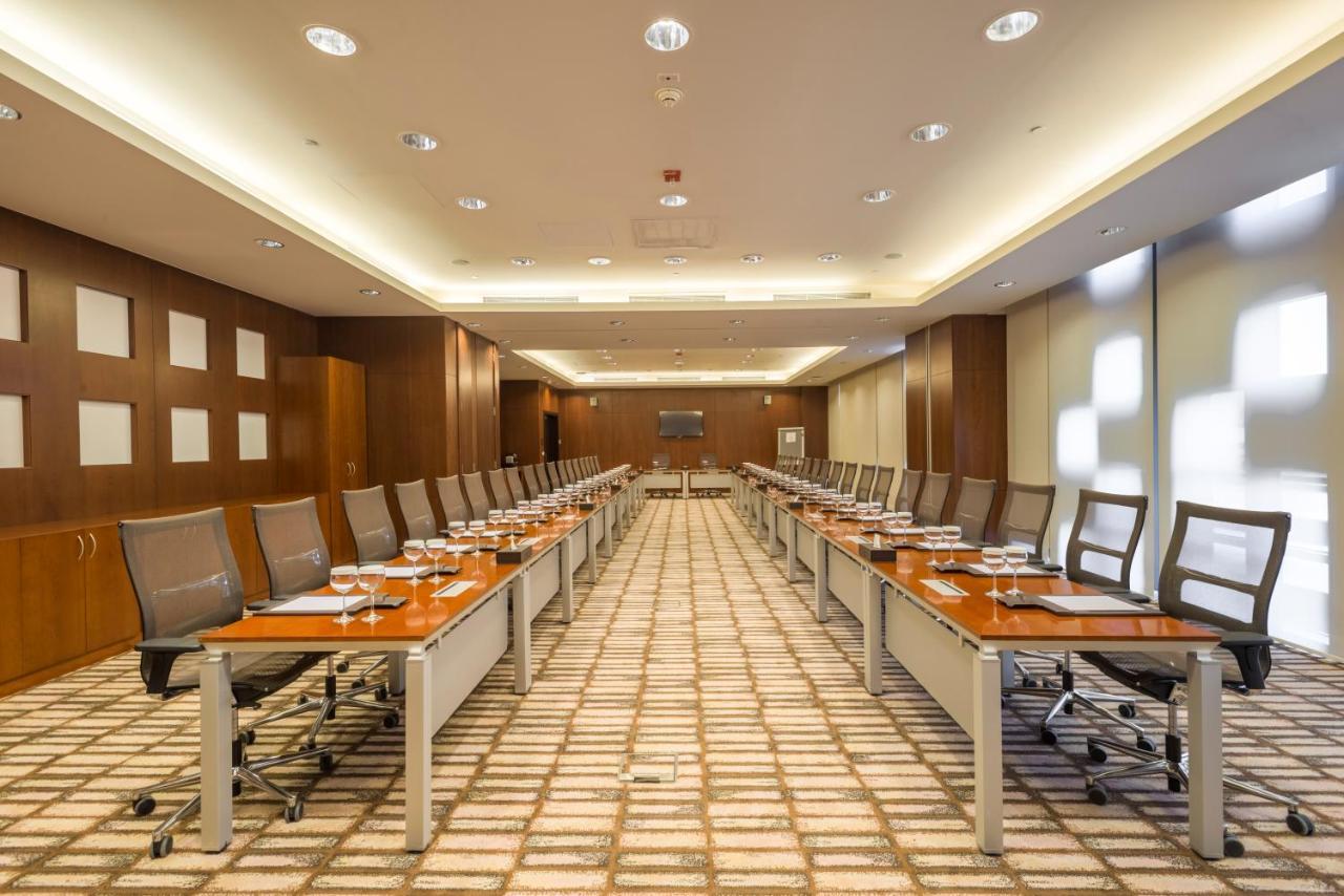 利雅得皇冠假日酒店 - Rdc酒店与会议中心 利雅德 外观 照片 Meeting room