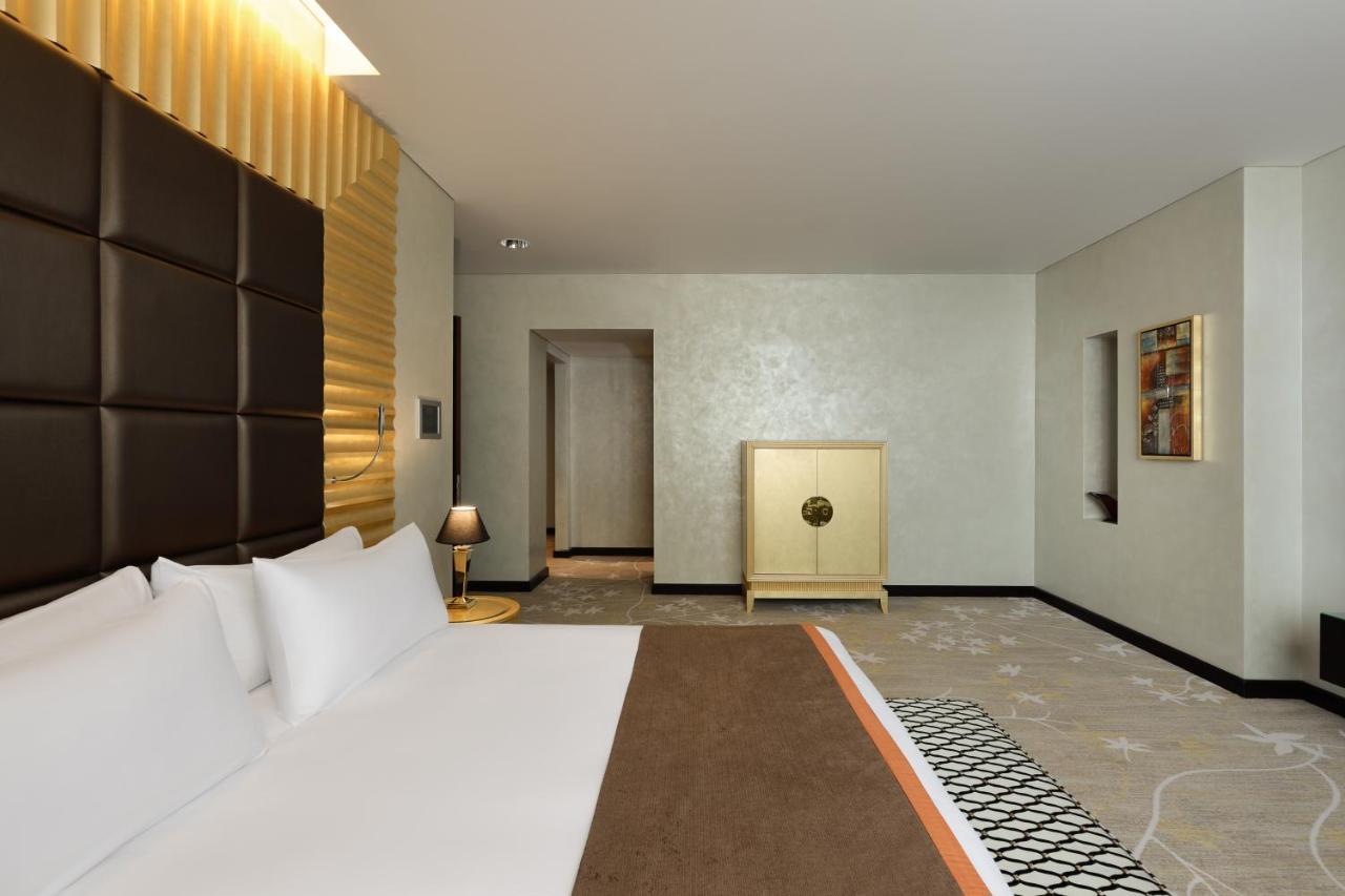 利雅得皇冠假日酒店 - Rdc酒店与会议中心 利雅德 外观 照片 A bedroom at the hotel