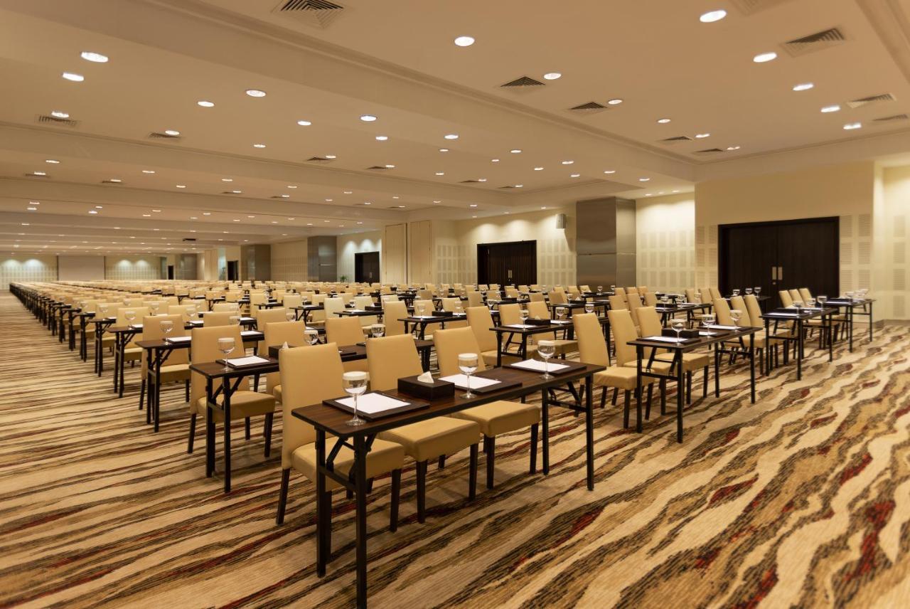利雅得皇冠假日酒店 - Rdc酒店与会议中心 利雅德 外观 照片 The ballroom