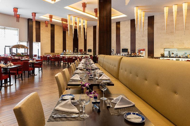 利雅得皇冠假日酒店 - Rdc酒店与会议中心 利雅德 外观 照片 The restaurant