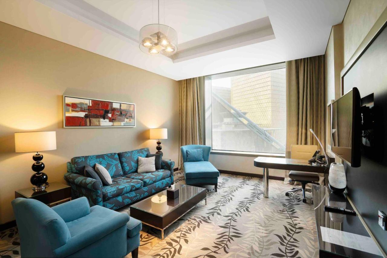利雅得皇冠假日酒店 - Rdc酒店与会议中心 利雅德 外观 照片 Living room